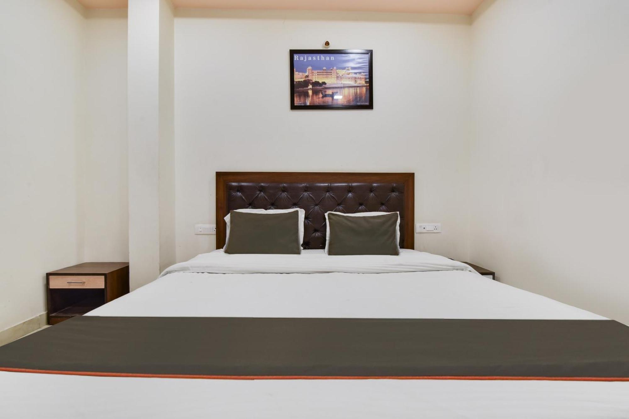 Super Hotel O Ratnam Palace Udajpur Zewnętrze zdjęcie